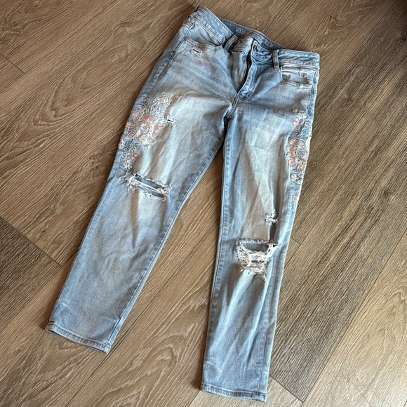 American Eagle Skinny jeans with floral embroidery - Picture 2 of 4